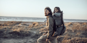 Beitragsbild des Blogbeitrags Trage vs. Kraxe: Wie trage ich mein Baby beim Wandern?