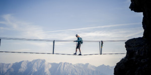 Beitragsbild des Blogbeitrags Schöne Klettersteige in Österreich für Anfänger & Kinder