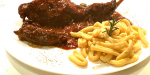 Beitragsbild des Blogbeitrags Hasenbraten einfach – Italien Rezept 