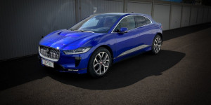 Beitragsbild des Blogbeitrags Jaguar I-PACE – kraftvolle Elektro-Raubkatze