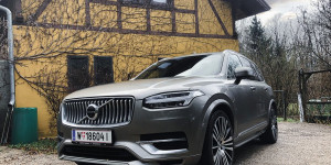 Beitragsbild des Blogbeitrags Volvo XC90 PlugIn – Kräftiger Edel-Elch mit Stil