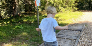 Beitragsbild des Blogbeitrags Natur spüren am Barfußweg im Brandnertal