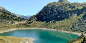 Beitragsbild des Blogbeitrags Vom Formarinsee zur Freiburger Hütte 