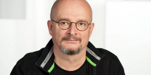 Beitragsbild des Blogbeitrags Bernhard Heinzlmaier, TFactory: „Skepsis der Jugendlichen und jungen Erwachsenen gegenüber Banken und Versicherungen ist eine Mär.“