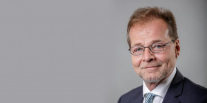 Beitragsbild des Blogbeitrags Christian Gutlederer, OeNB: „Wollen als moderne und offene Institution wahrgenommen werden.“