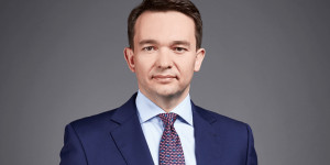 Beitragsbild des Blogbeitrags RBI erwirbt Zahlungsverkehrsanbieter Akcenta