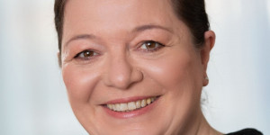 Beitragsbild des Blogbeitrags Karin Reisinger, UNIQA: „64 Prozent der Jungen wünschen sich Finanzbildung in der Schule.“