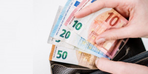Beitragsbild des Blogbeitrags Statista: Bargeld verliert in Deutschland an Bedeutung 