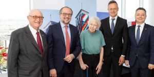 Beitragsbild des Blogbeitrags Neue Ringturmverhüllung der ungarischen Künstlerin Dóra Maurer wird offiziell vorgestellt