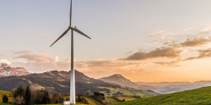 Beitragsbild des Blogbeitrags EIB und UniCredit Bank Austria helfen Unternehmen bei Investitionen in erneuerbare Energien