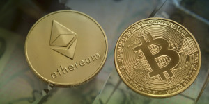 Beitragsbild des Blogbeitrags Deloitte Crypto Survey: Krisengebeutelter Krypto-Markt teilt österreichische Anlegerkreise in zwei Lager
