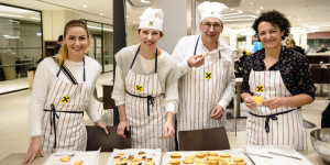Beitragsbild des Blogbeitrags Giving Tuesday: Raiffeisen und Lebenshilfe backen gemeinsam für den guten Zweck