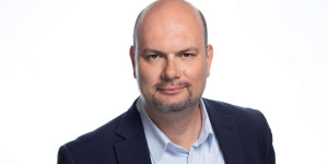 Beitragsbild des Blogbeitrags Hamburg Commercial Bank (HCOB) setzt auf Performance Marketing der Agentur SlopeLift