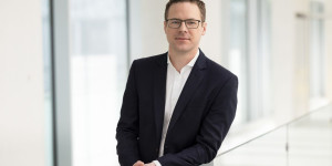 Beitragsbild des Blogbeitrags bank99: Bernhard Hohenegger ist neuer Vorstand IT & Operations