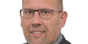 Beitragsbild des Blogbeitrags Peter Rosenkranz, media4more: „Gerade in Zeiten multipler Krisen, gehören die besten Köpfe der Finanzbranche vor den Vorhang.”