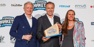 Beitragsbild des Blogbeitrags Das sind die schönsten Bilder der Finance Marketer of the year 2022 Awards