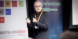 Beitragsbild des Blogbeitrags JETZT Branding: Performance Marketing ist wichtig, aber digitale Markenarbeit ist mindestens genauso wichtig
