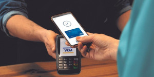 Beitragsbild des Blogbeitrags Visa Payment Monitor 2023: Mobilgeräte bestimmen zunehmend den Umgang der ÖsterreicherInnen mit Geld 