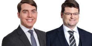 Beitragsbild des Blogbeitrags „Es gibt im E‑Mail-Marketing viele rechtliche Grauzonen und Praktiken, die eigentlich verboten sind, aber trotzdem von fast allen gemacht werden.“