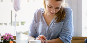 Beitragsbild des Blogbeitrags Mastercard-Finanzstudie zum Weltfrauentag: Nur ein Viertel der Frauen in Österreich fühlt sich am Arbeitsplatz fair entlohnt