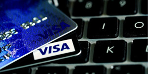Beitragsbild des Blogbeitrags Visa erfindet die Karte neu