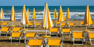 Beitragsbild des Blogbeitrags UniCredit Bank Austria: UrlaubsEuro 2024 im Durchschnitt um 20 Prozent mehr wert als zu Hause