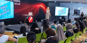 Beitragsbild des Blogbeitrags UniCredit Bank Austria und Teach for Austria launchten „Girls Go Finance”