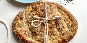 Beitragsbild des Blogbeitrags Fladenbrot Rezept – Türkisches Brot selber backen 