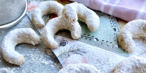 Beitragsbild des Blogbeitrags Vanillekipferl glutenfrei, aber extrem lecker!