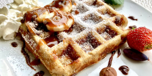 Beitragsbild des Blogbeitrags Glutenfreie Waffeln mit Bananen 