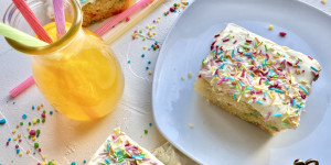 Beitragsbild des Blogbeitrags Konfettikuchen – Funfetti Cake