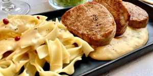 Beitragsbild des Blogbeitrags Schweinsmedaillons mit Gorgonzolasauce 