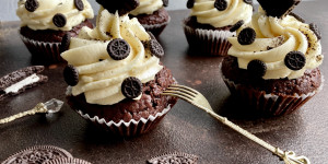Beitragsbild des Blogbeitrags Oreo Cupcakes mit Buttercreme Frosting 