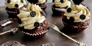 Beitragsbild des Blogbeitrags Oreo Cupcakes mit Buttercreme Frosting