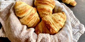 Beitragsbild des Blogbeitrags Schnelle Croissants selber machen 