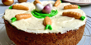 Beitragsbild des Blogbeitrags Karottenkuchen ohne Mehl