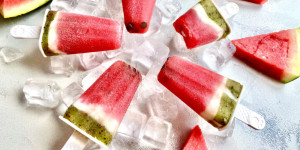 Beitragsbild des Blogbeitrags Wassermelonen Eis am Stiel selber machen