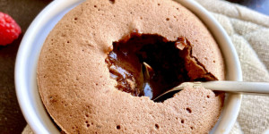 Beitragsbild des Blogbeitrags Schokokuchen mit flüssigem Kern