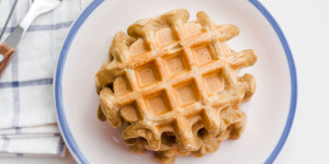 Beitragsbild des Blogbeitrags Vegane Haferflocken-Waffeln 