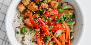 Beitragsbild des Blogbeitrags Veganes Teriyaki Tofu