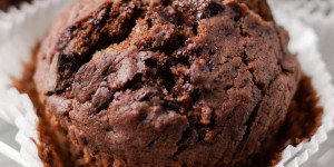 Beitragsbild des Blogbeitrags Vegane Schokomuffins mit Schokostückchen