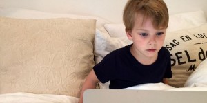 Beitragsbild des Blogbeitrags Mediennutzung bei Kindern: Wann sind wir so spießig geworden? 