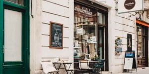 Beitragsbild des Blogbeitrags Ask The Team: Our Current Favourite Coffee Spots In Vienna 