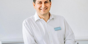 Beitragsbild des Blogbeitrags Augenarzt Dr. Victor Derhartunian FEBO ist der führende Augenlaser-Spezialist in der DACH-Region 