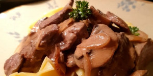 Beitragsbild des Blogbeitrags Wildstroganoff 