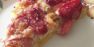 Beitragsbild des Blogbeitrags Erdbeeren-Rhabarbertraum