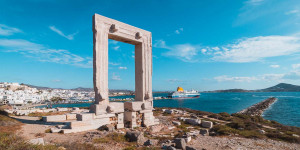 Beitragsbild des Blogbeitrags 17 Sehenswürdigkeiten in Naxos, die Du einmal sehen musst!
