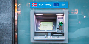 Beitragsbild des Blogbeitrags Geld abheben Norwegen: So vermeidest Du hohe Gebühren 