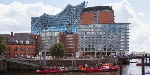 Beitragsbild des Blogbeitrags Hamburg mit Kindern: 15 besten Sehenswürdigkeiten