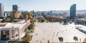 Beitragsbild des Blogbeitrags 12 Sehenswürdigkeiten in Tirana, die Du sehen musst! 
